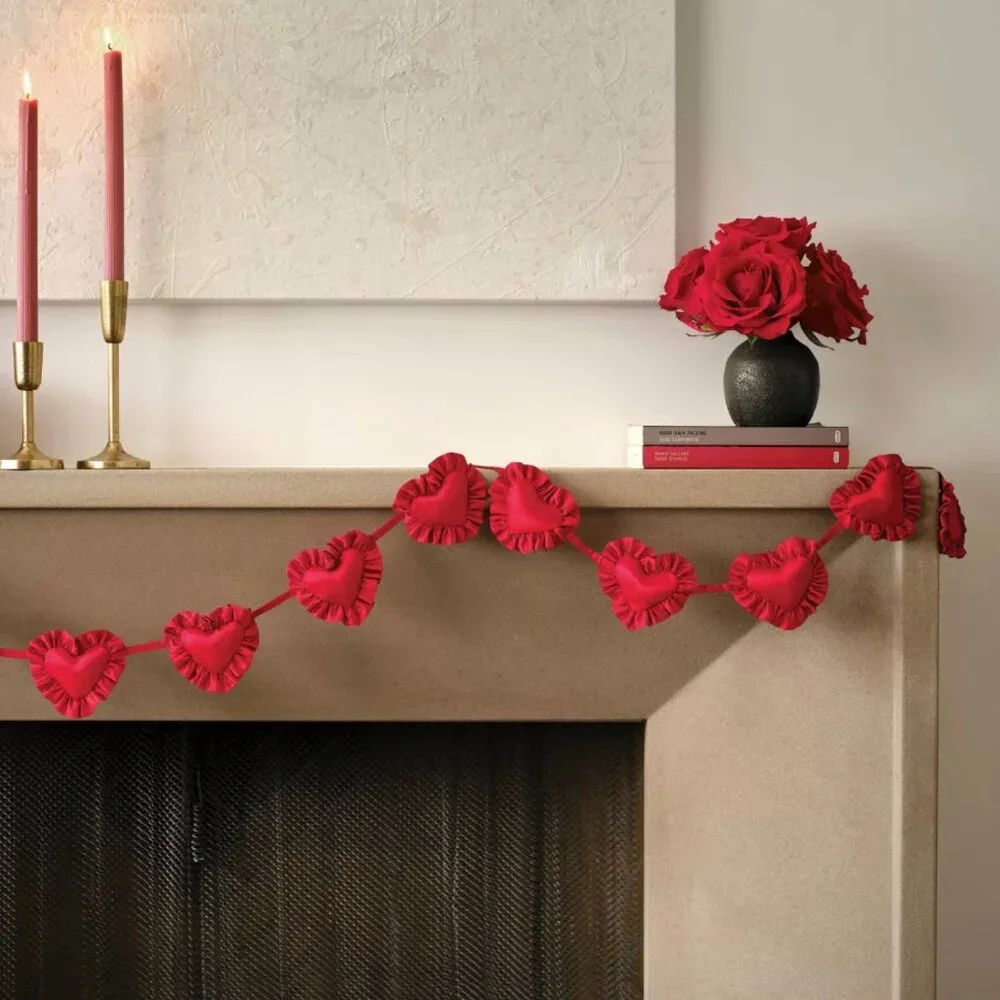TARGET THRESHOLD VALENTINE'S DAY HEART GARLAND 1CT